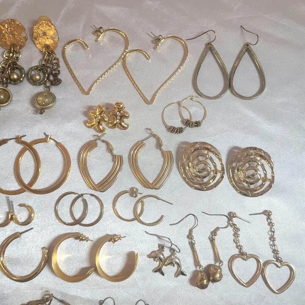 35+ Pc Goldtone Vtg Y2K Pierced Earrings Lot Mixed Styles Hoops Dangle Drop